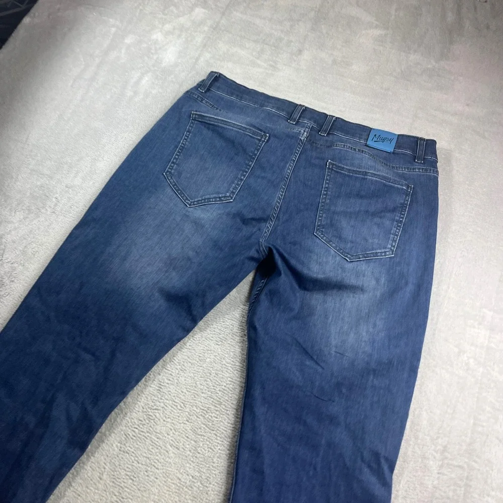 Mugsy Lake Shores Mens Jeans 38x32 Medium Wash Blue Stretch Straight Leg Denim